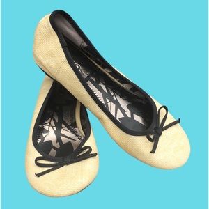 Bongo Marcy Woven Bow Flats! EUC!